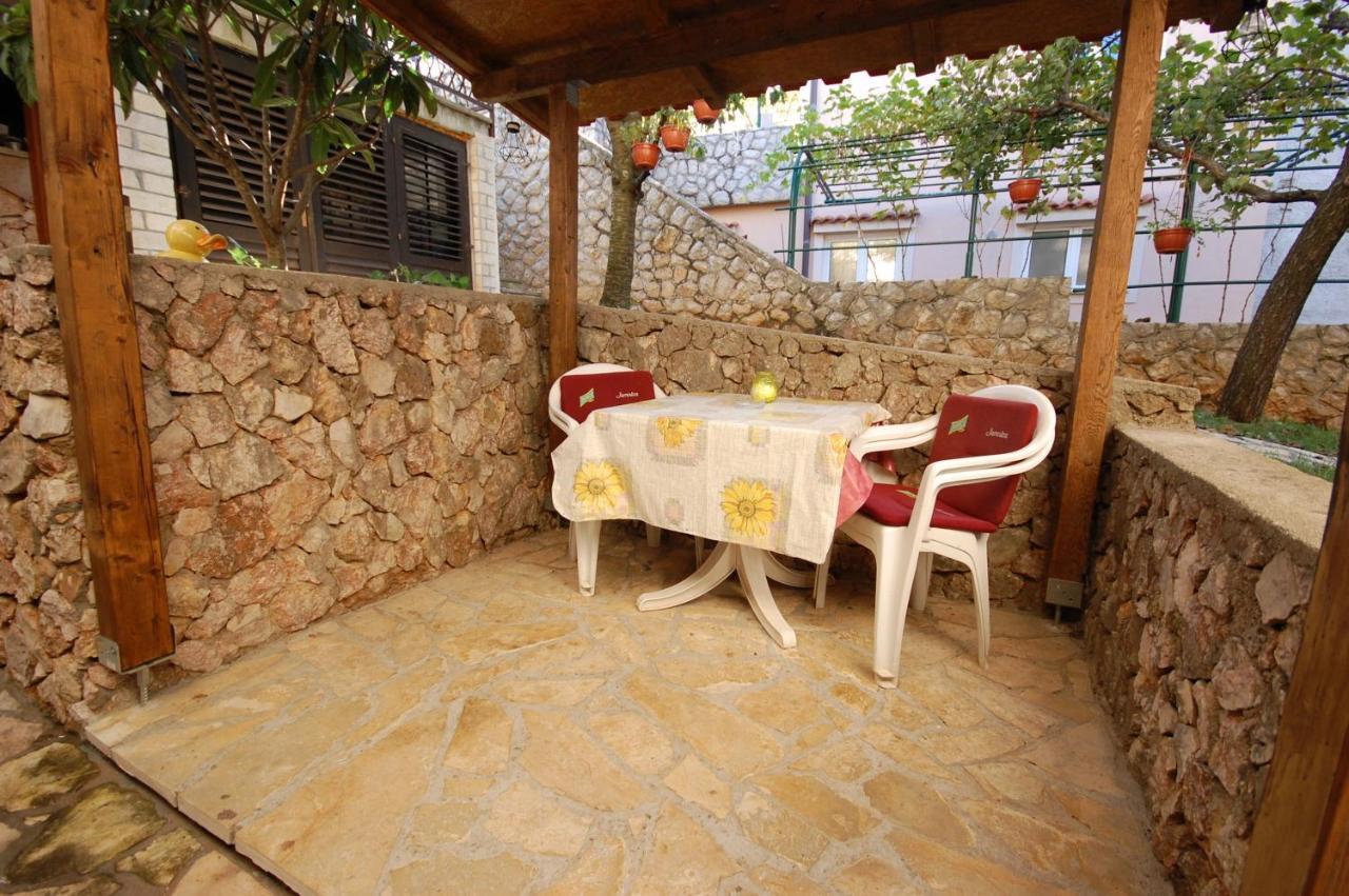 Apartments Snjezana By El-Pi Tours Нивице Екстериор снимка