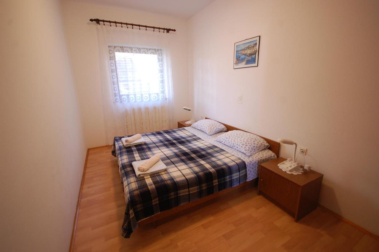 Apartments Snjezana By El-Pi Tours Нивице Екстериор снимка