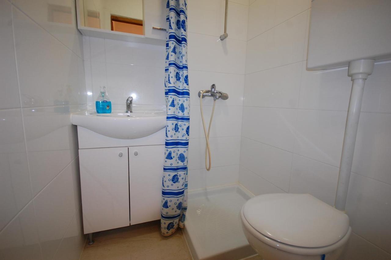 Apartments Snjezana By El-Pi Tours Нивице Екстериор снимка
