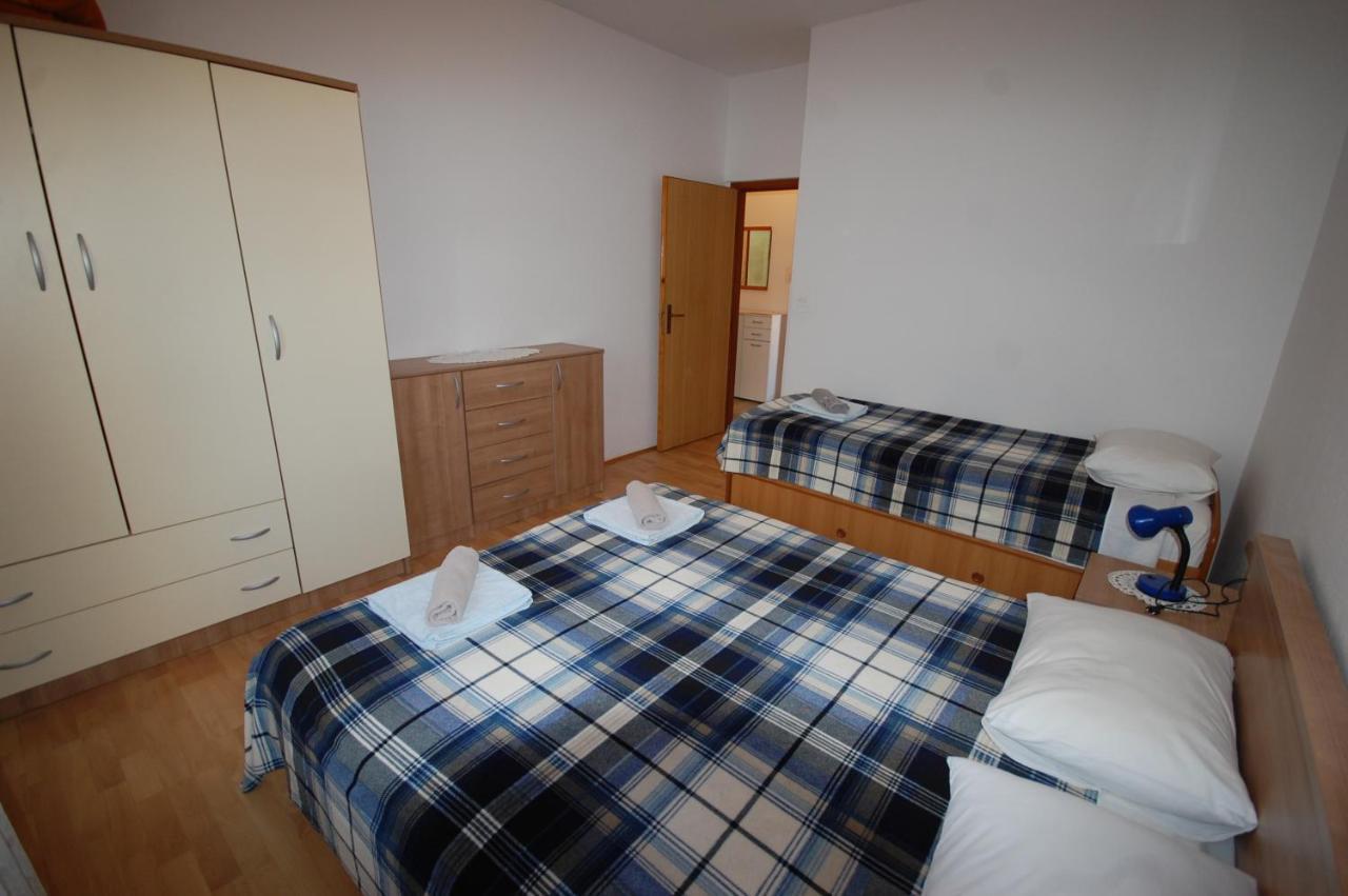 Apartments Snjezana By El-Pi Tours Нивице Екстериор снимка