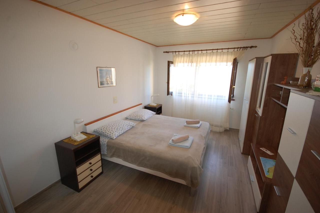 Apartments Snjezana By El-Pi Tours Нивице Екстериор снимка