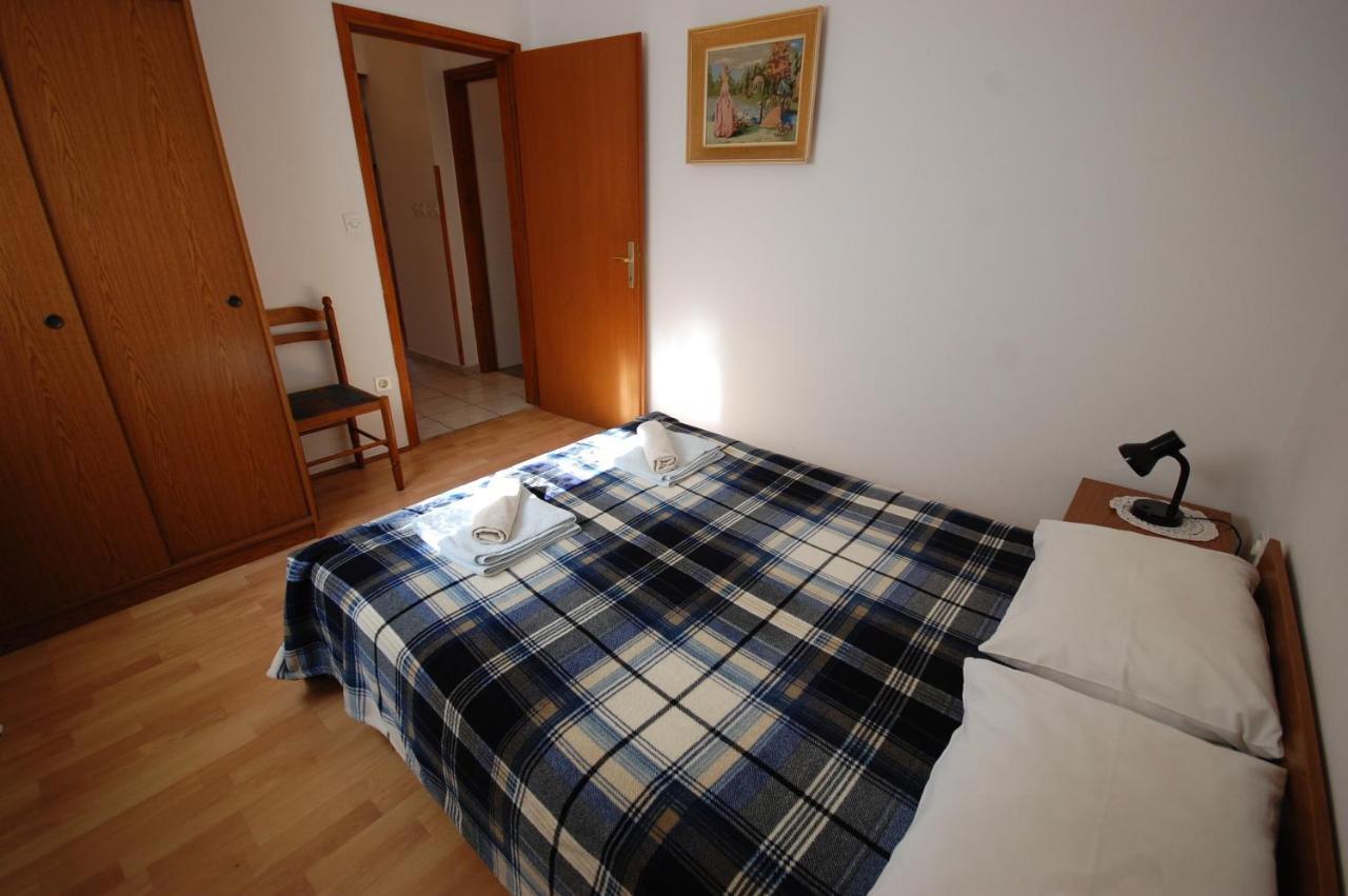 Apartments Snjezana By El-Pi Tours Нивице Екстериор снимка