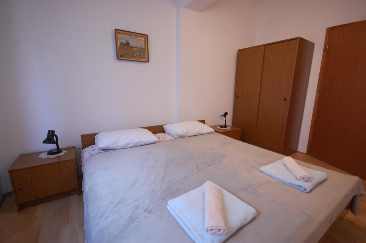 Apartments Snjezana By El-Pi Tours Нивице Екстериор снимка