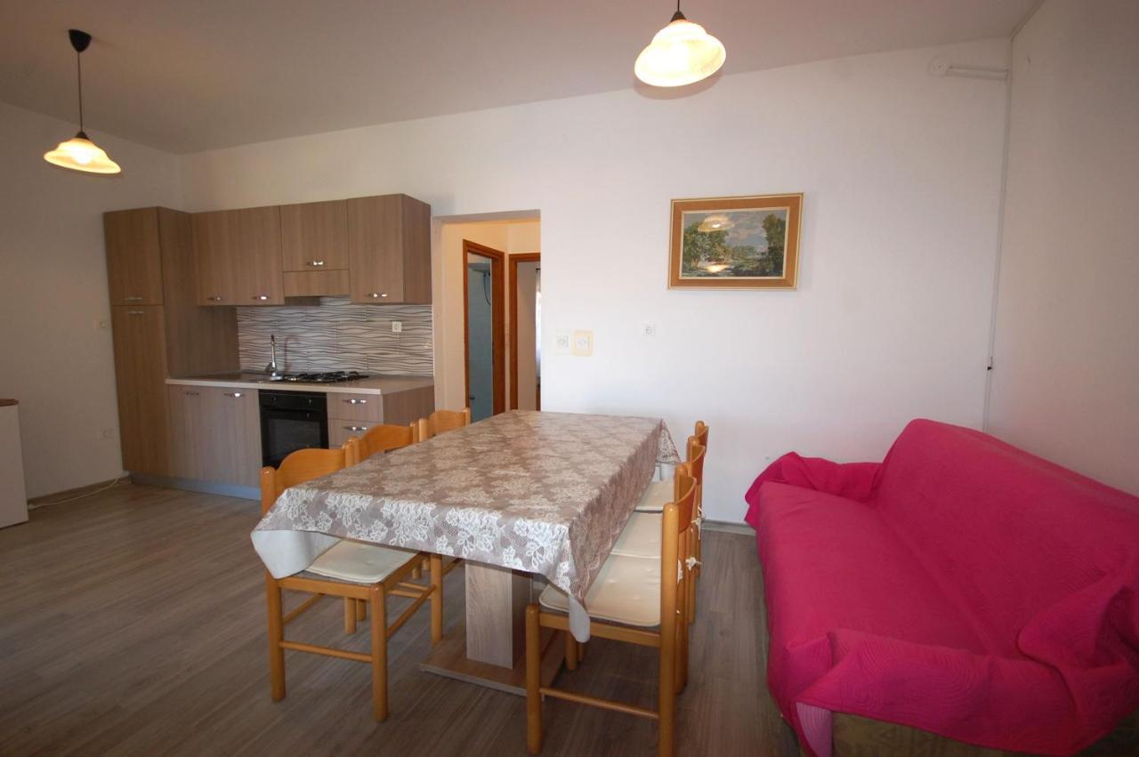 Apartments Snjezana By El-Pi Tours Нивице Екстериор снимка