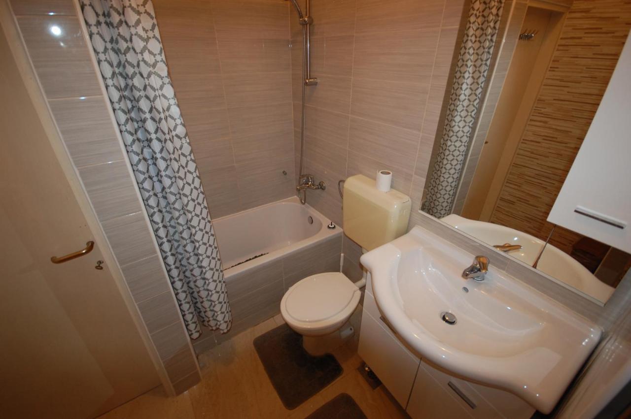 Apartments Snjezana By El-Pi Tours Нивице Екстериор снимка