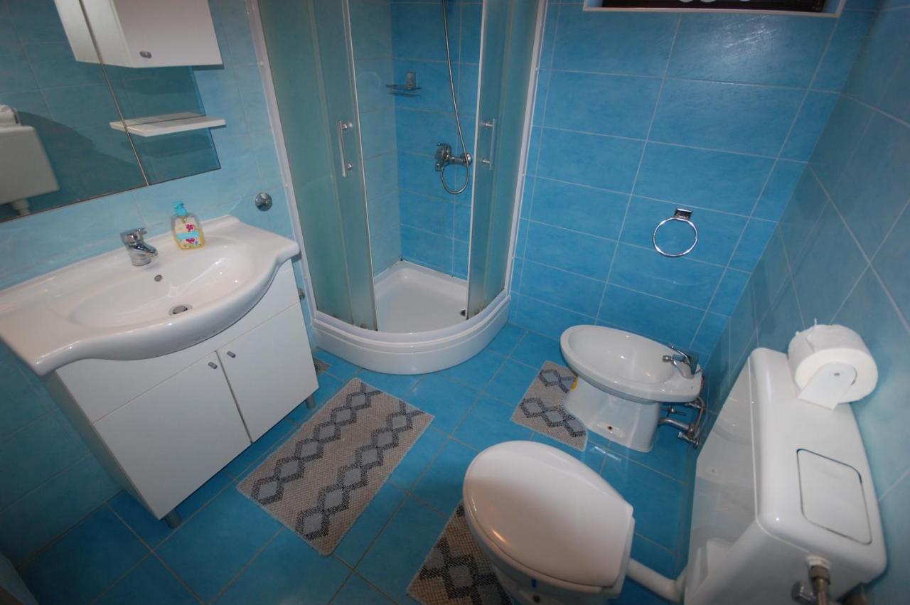 Apartments Snjezana By El-Pi Tours Нивице Екстериор снимка